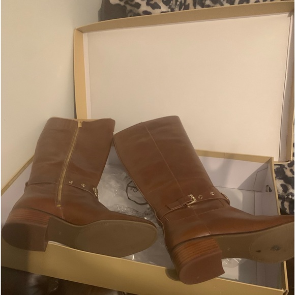 Michael Kors Heather Boots - Picture 3 of 5